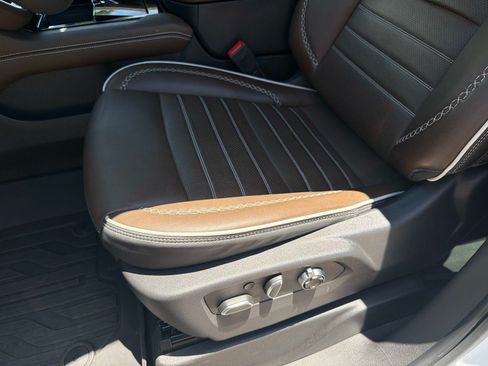 Used 2025 GMC Yukon Denali Ultimate AWD/4WD image 21