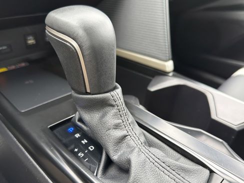 Used 2025 Toyota Camry SE image 24