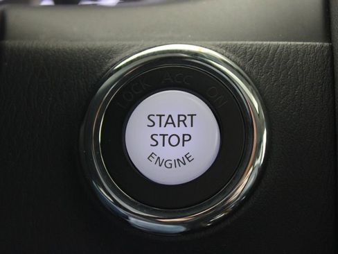 Used 2023 Nissan Armada SL w/ Captain's Chairs Package image 12