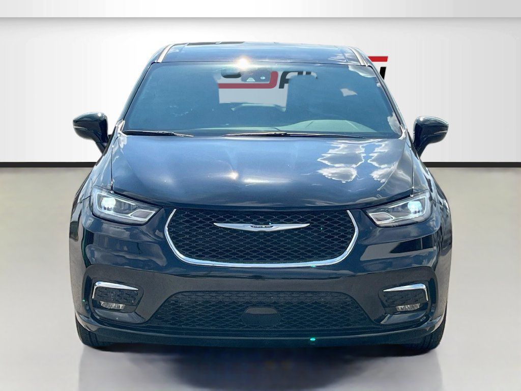 Used 2026 Chrysler Pacifica Select FWD image 2