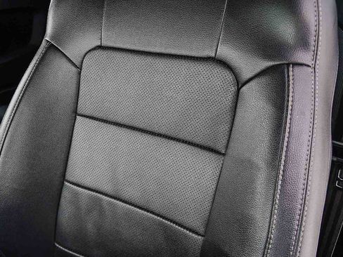 Used 2022 Ford Mustang Premium image 28