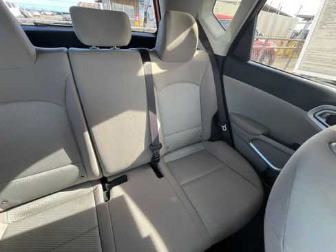 Used 2025 Kia Soul LX w/ LX Technology Package FWD image 35