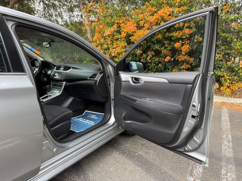 Used 2013 Nissan Sentra SR w/ Driver Pkg FWD image 21