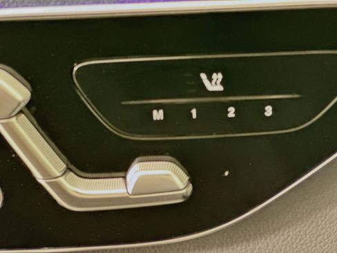 Used 2025 Mercedes-Benz GLC 300 image 21