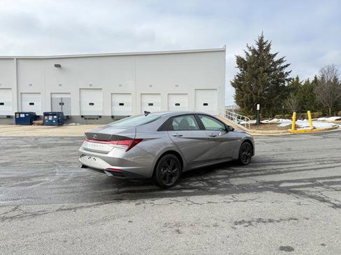 Used 2023 Hyundai Elantra SEL image 4