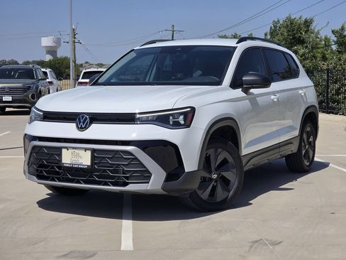 Used 2025 Volkswagen Taos S FWD image 1
