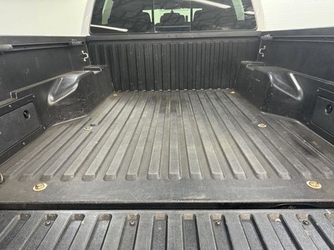 Used 2017 Toyota Tacoma TRD Sport image 33