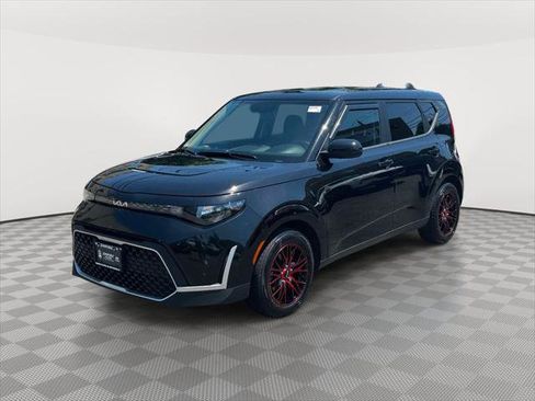 Used 2023 Kia Soul LX FWD image 3