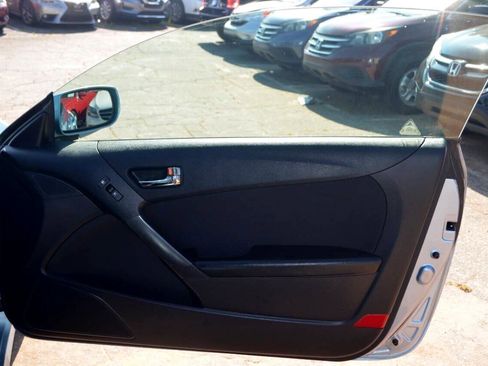 Used 2011 Hyundai Genesis 2.0T image 18