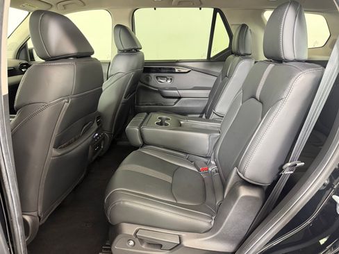 Used 2025 Honda Pilot Touring image 27