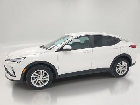 Used 2025 Buick Envista Preferred image 4