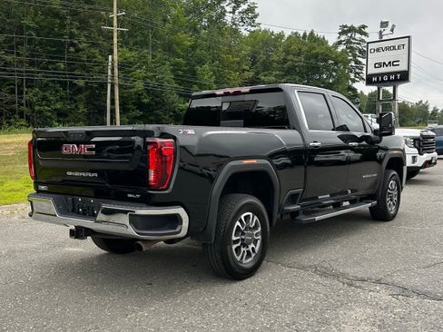 Used 2022 GMC Sierra 2500 SLT w/ SLT Convenience Package AWD/4WD image 3