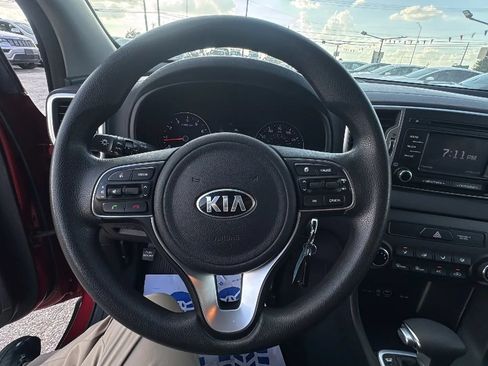 Used 2019 Kia Sportage LX AWD/4WD image 16