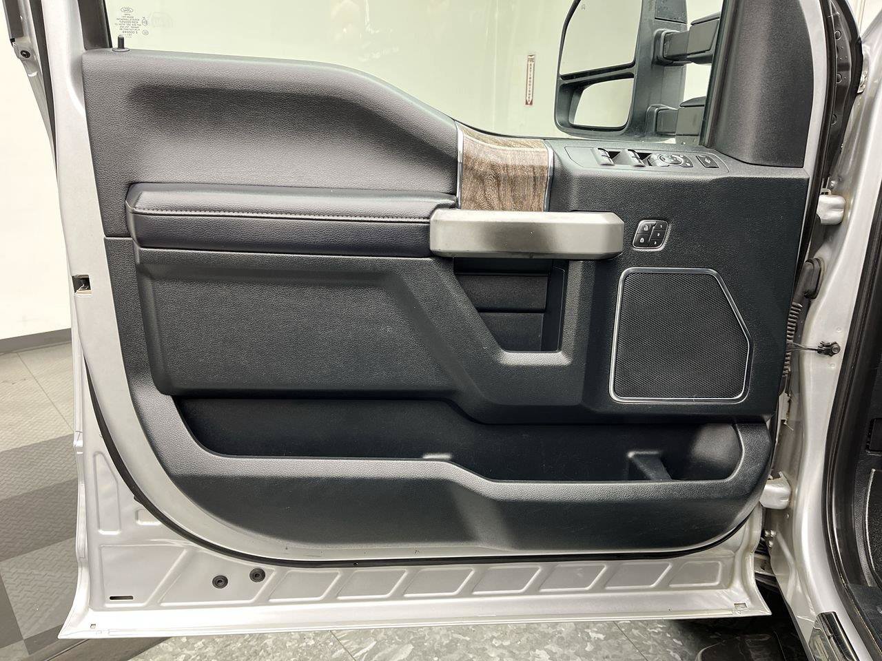 Used 2019 Ford F250 Lariat AWD/4WD image 9
