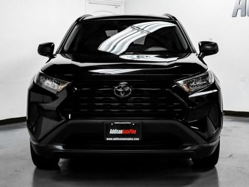 Used 2021 Toyota RAV4 LE image 5