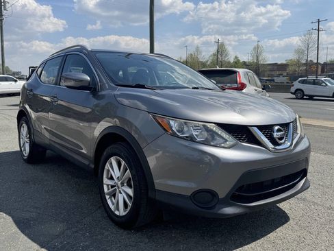 Used 2017 Nissan Rogue Sport SV FWD image 4
