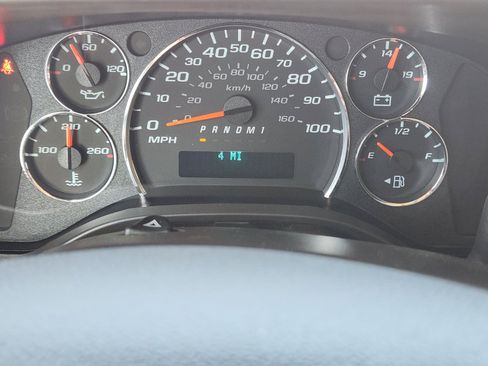 New 2025 Chevrolet Express 2500 w/ Driver Convenience Package RWD image 13