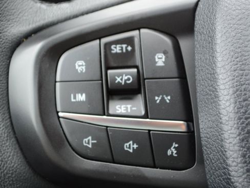 Used 2025 Ford Ranger Lariat w/ Black Appearance Package AWD/4WD image 32