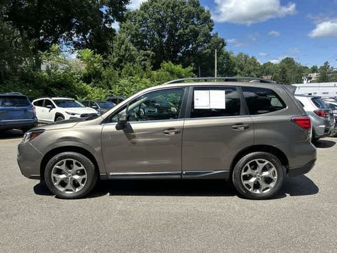 Used 2017 Subaru Forester 2.5i Touring AWD/4WD image 2