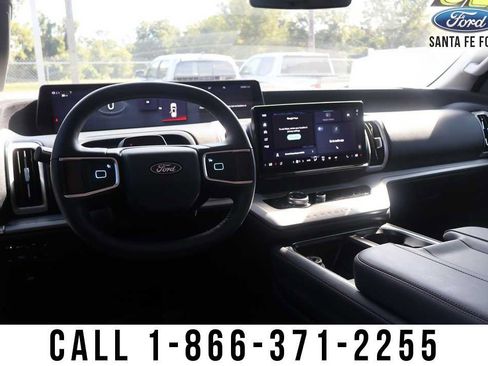 Used 2025 Ford Expedition Active AWD/4WD image 24