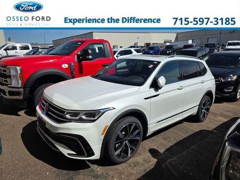 Used 2024 Volkswagen Tiguan SEL R-Line w/ MDO Package, Two-Row AWD/4WD image 1