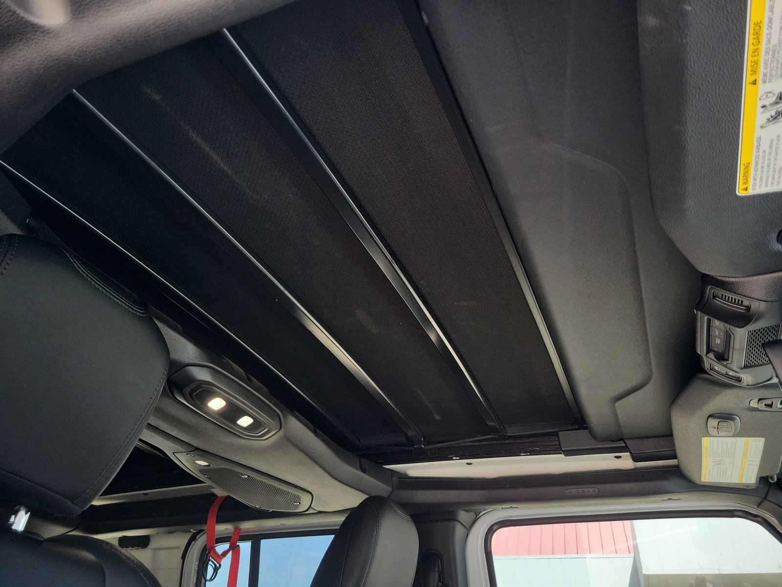 Used 2025 Jeep Wrangler Unlimited Rubicon AWD/4WD image 19