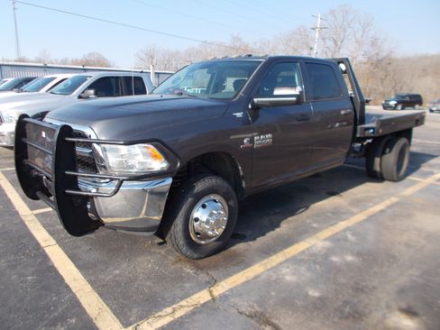 Used 2015 RAM 3500 Tradesman w/ Chrome Appearance Group image 1