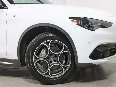 Used 2024 Alfa Romeo Stelvio Ti AWD/4WD image 5