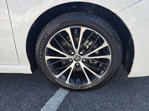 Used 2018 Toyota Camry SE image 13