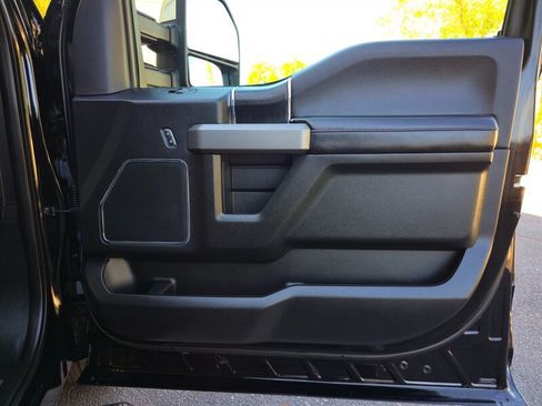 Used 2018 Ford F150 Platinum w/ Equipment Group 701A Luxury AWD/4WD image 24