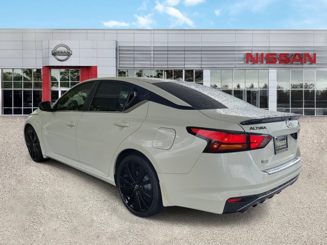 Certified 2022 Nissan Altima 2.5 SR w/ Midnight Edition Package FWD image 7
