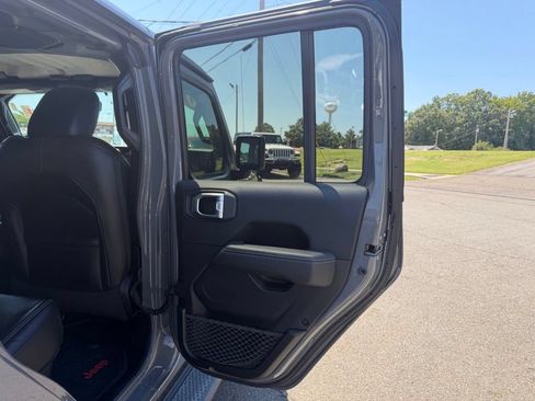 Used 2020 Jeep Gladiator Overland AWD/4WD image 34