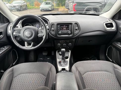 Used 2017 Jeep Compass Sport w/ Tech Group AWD/4WD image 17
