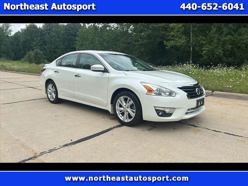 Used 2015 Nissan Altima 2.5 SV w/ Convenience Package FWD image 1