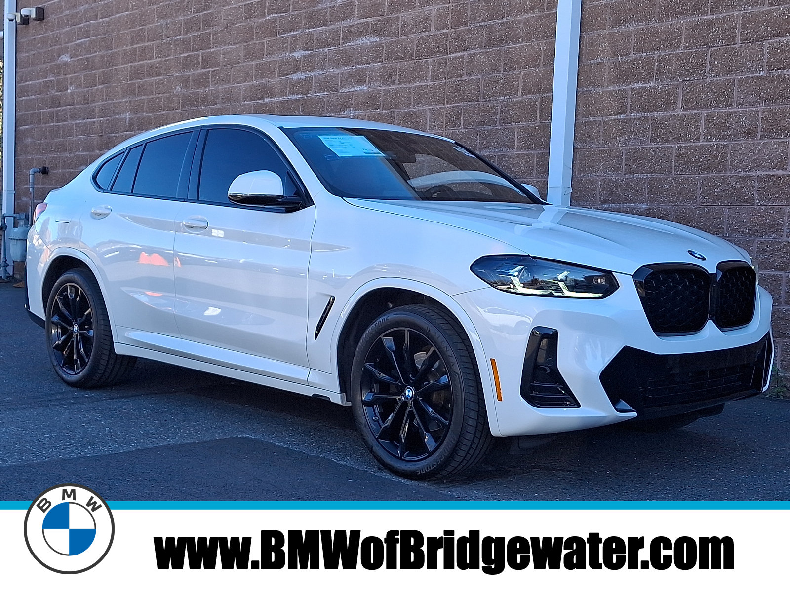 Certified 2024 BMW X4 xDrive30i w/ Premium Package AWD/4WD image 1
