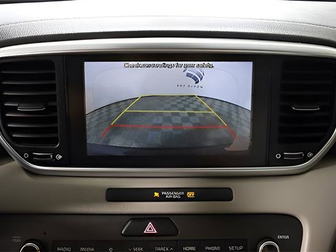 Used 2020 Kia Sportage LX image 12