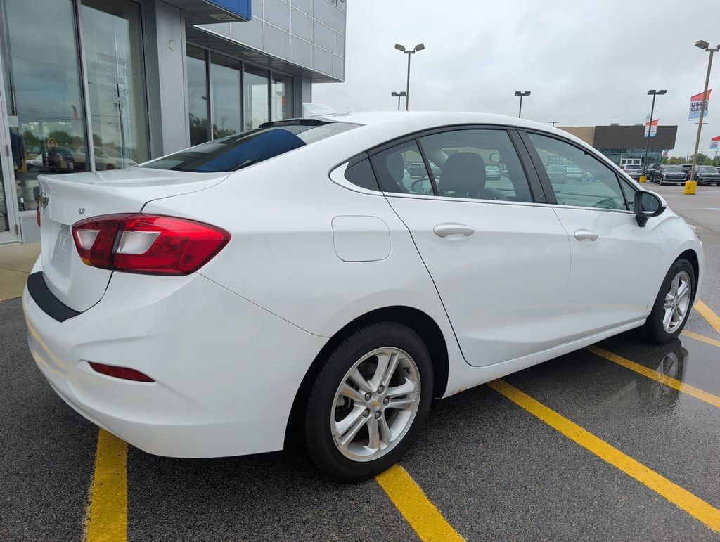 Used 2018 Chevrolet Cruze LT FWD image 7