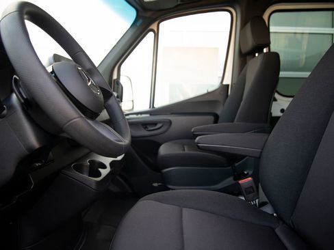 Used 2025 Mercedes-Benz Sprinter 144 Cargo image 13