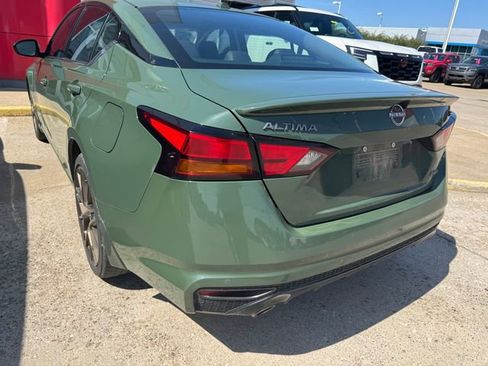 Used 2025 Nissan Altima 2.5 SR AWD/4WD image 2