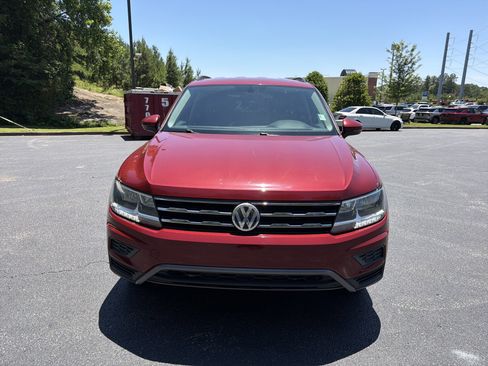 Used 2019 Volkswagen Tiguan SE FWD image 2