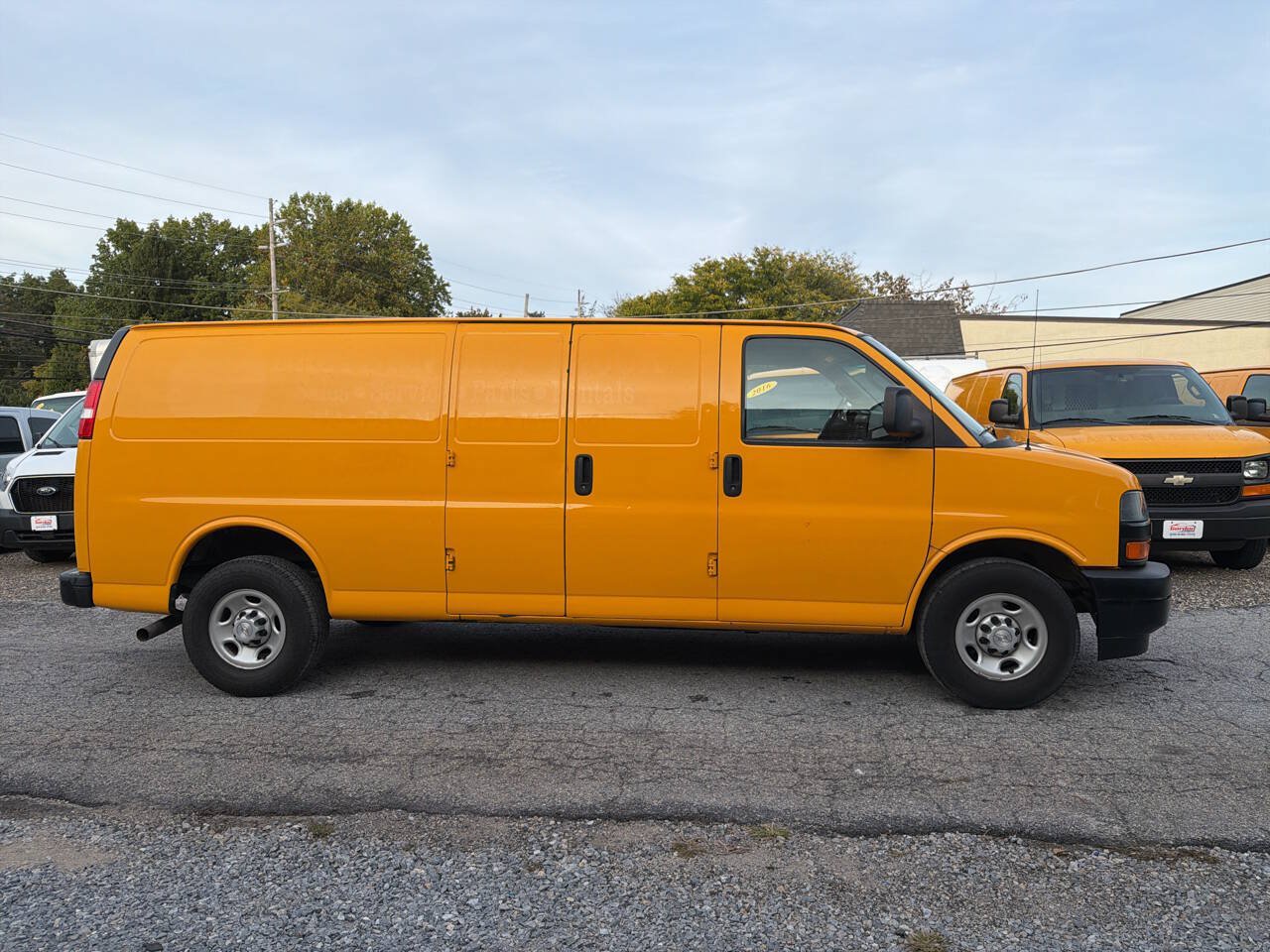 Used 2018 Chevrolet Express 2500 Extended w/ Driver Convenience Package RWD image 11