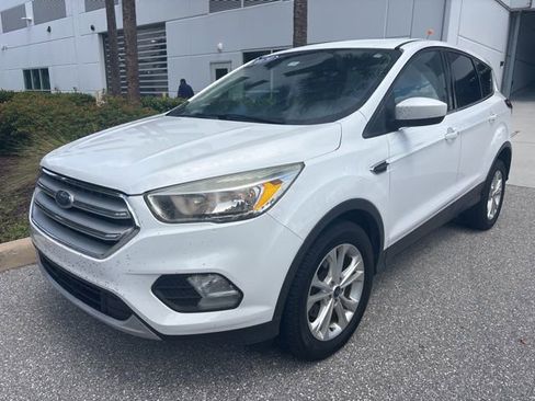 Used 2019 Ford Escape SE FWD image 5
