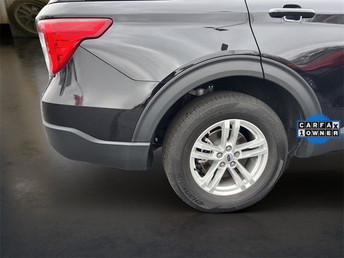 Certified 2022 Ford Explorer XLT image 5