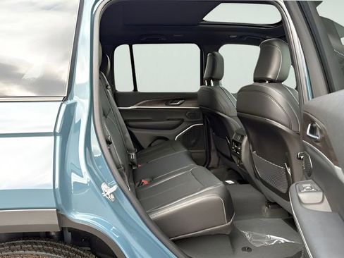 New 2026 Jeep Grand Cherokee Limited image 24
