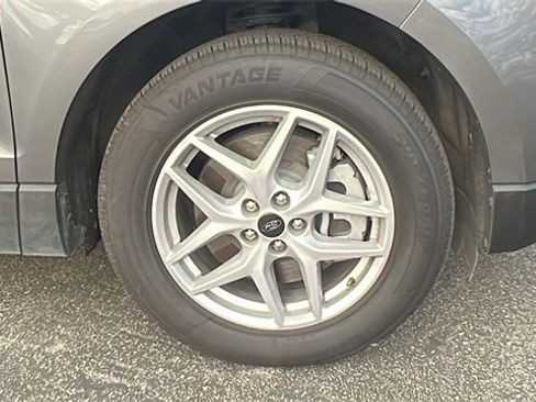 Certified 2024 Ford Edge SEL image 9