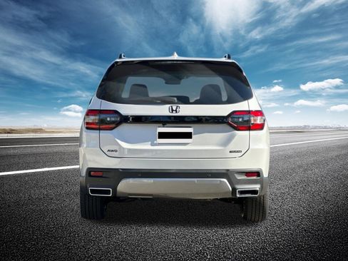 New 2026 Honda Pilot Touring image 4