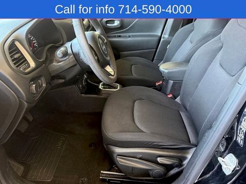 Used 2023 Jeep Renegade Latitude AWD/4WD image 14