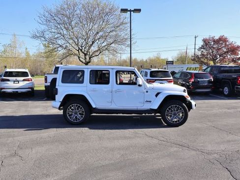Used 2024 Jeep Wrangler High Altitude AWD/4WD image 9