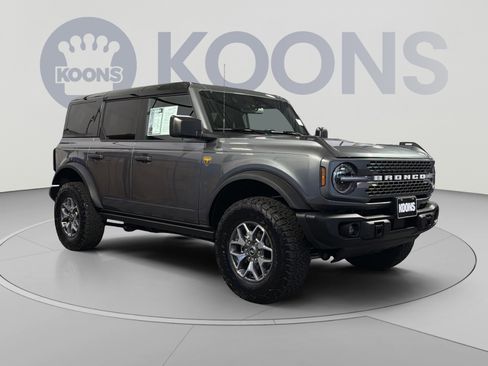 Certified 2025 Ford Bronco Badlands AWD/4WD image 10