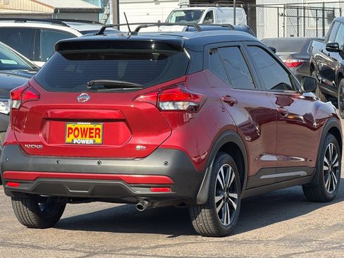 Used 2020 Nissan Kicks SR w/ SR Premium Package FWD image 3